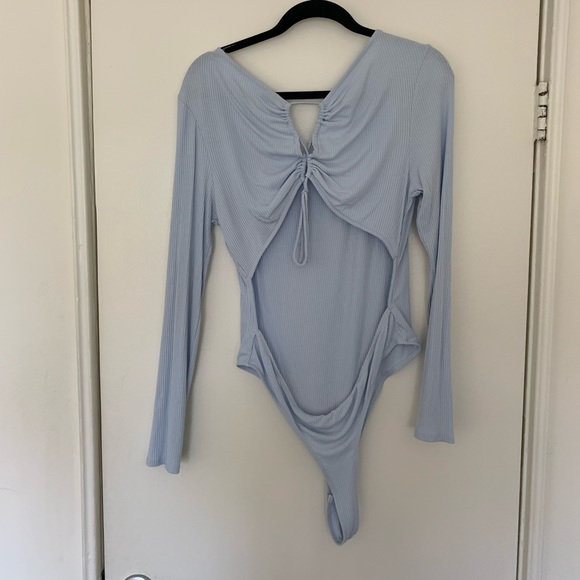 New long sleeve bodysuit, open & crisscross back - Picture 3 of 7